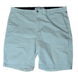 Men's Old Navy Ultimate Tech Slim Silver Ash Shorts Size 40 Waist Built-in Flex